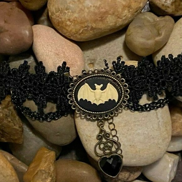 Gothic Rockabilly Bat Cameo Lace Choker Necklace - Picture 2 of 11